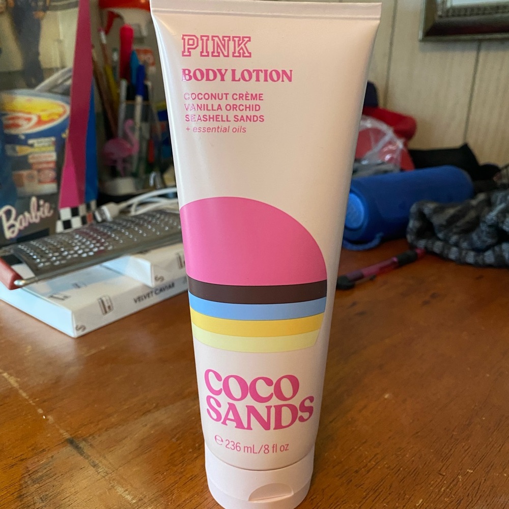 🌴PINK Coco Sands Body Lotion🌴